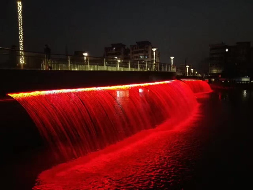 2017桥上水帘现场效果